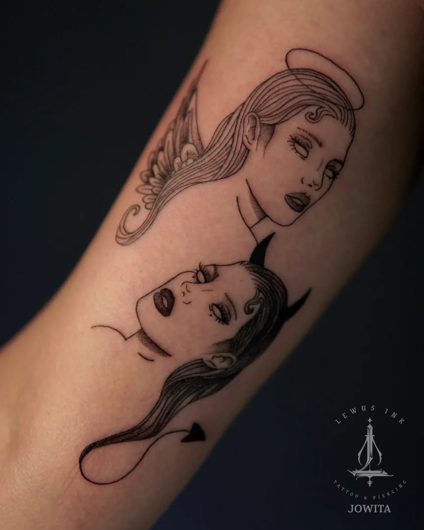 Fine line tatuaż: anioł i diablica na ręce