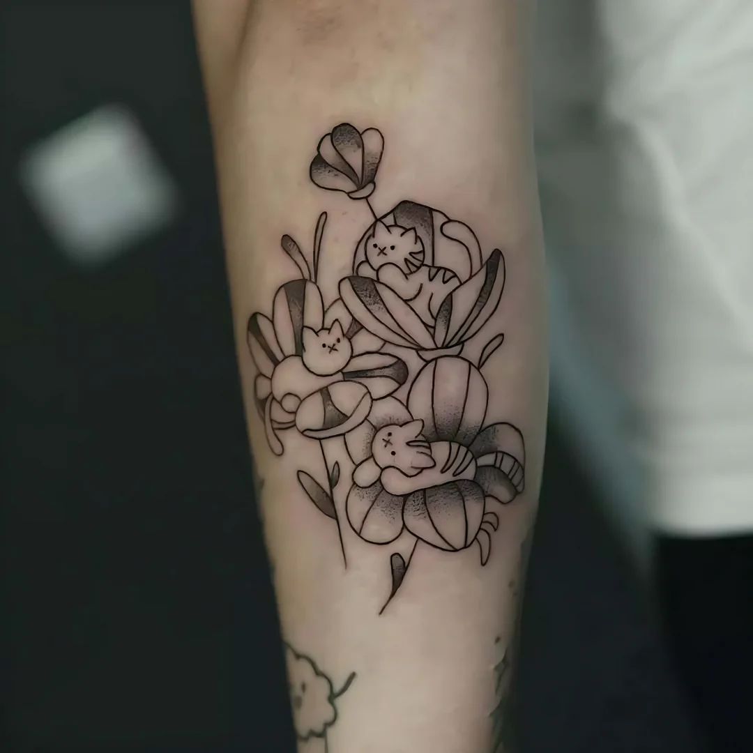 Delikatne tatuaże na skórze